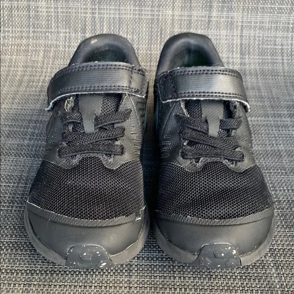 Nike Star Runner 2.0 Triple Black Sneakers GS Shoes Unisex Toddler size 11 - Picture 3 of 14